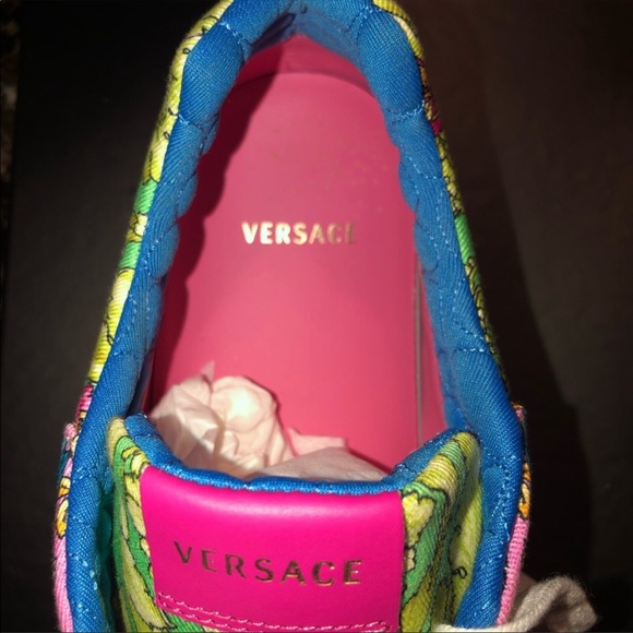 Versace shoes. 10.5 sneakers . King status - Picture 6 of 9